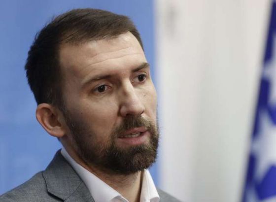 Delić: Penzionerima 364 KM, ostalim kategorijama 579 KM pomoći EU (VIDEO)