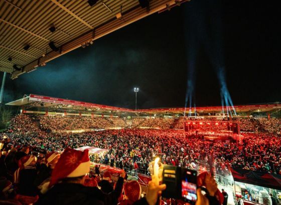 Božić u Kući starog šumara: Počelo sa 89 navijača, 20 godina kasnije 30.000 ljudi pjeva na stadionu Uniona