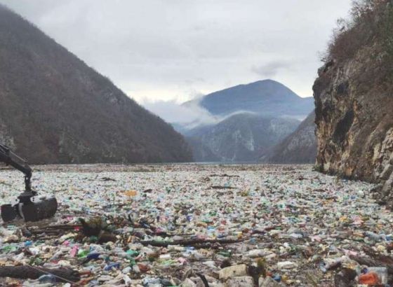 Drina ponovo prekrivena tonama smeća, problem BiH, Srbije i Crne Gore niko ne rješava