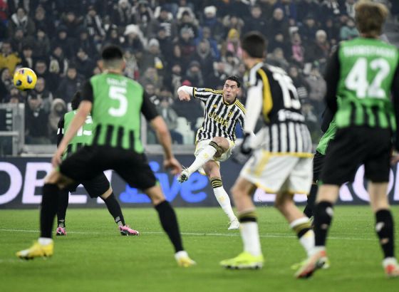 Vlahović i Kjeza matirali Sasuolo