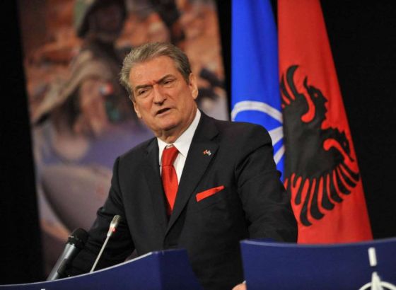 Albanija: Sud produžio kućni pritvor bivšem premijeru Saliju Berishi