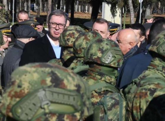 Vučić: Do kraja godine vojska Srbije mogla bi dobiti veliku količinu dronova "kamikaza"