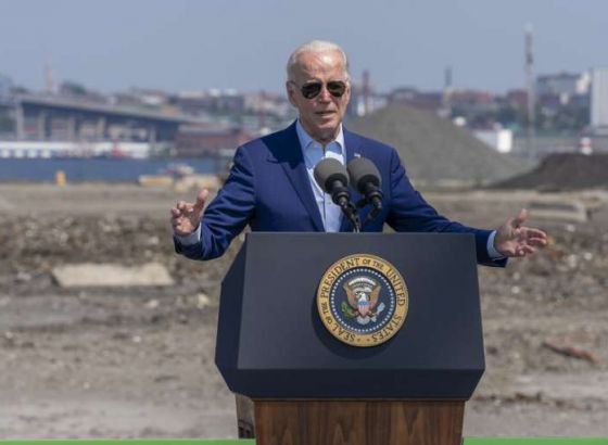 Biden u prednosti u odnosu na Trumpa u posljednjoj anketi - žene za Bidena, muškarci za Trumpa