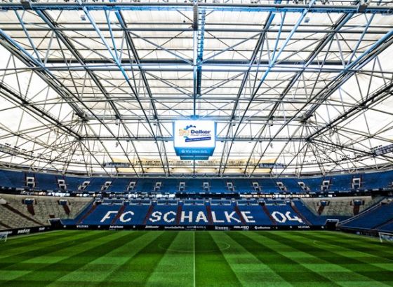 Schalke 04 suočen s brojnim problemima, prijeti mu gašenje