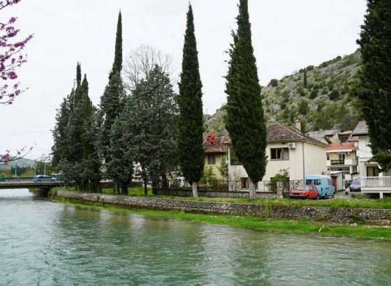 Stolac: Iz Bregave izvučeno vozilo i tijelo