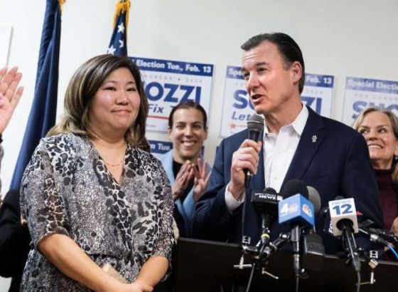 Suozzi pobijedio u New Yorku, demokrate smanjile republikansku većinu u Predstavničkom domu