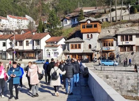 Ulice Konjica pune domaćih turista