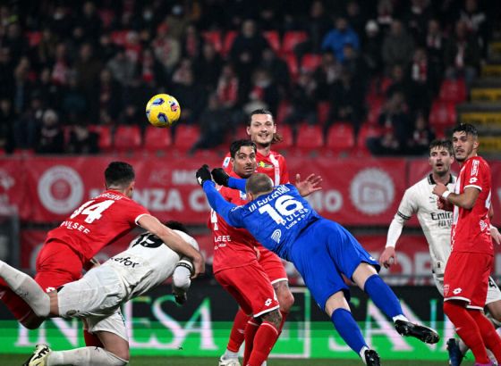 Milan sa igračem manje imao bod u džepu, ali na kraju izgubio od Monce