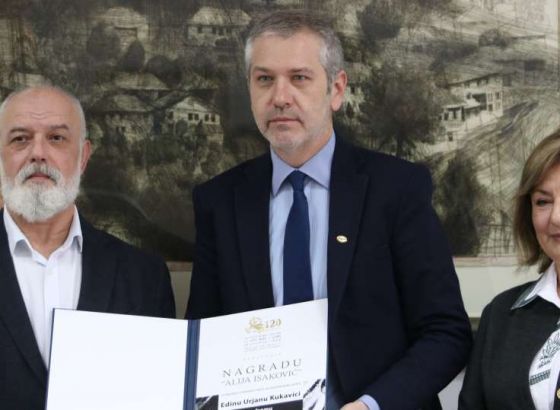 Edin Urjan Kukavica primio Nagradu 'Alija Isaković' za dramu 'Čistilište'