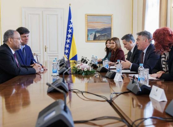 Komšić i Bećirović s ambasadorom Bahreina za BiH: Jačati bilateralnu saradnju u svim oblastima