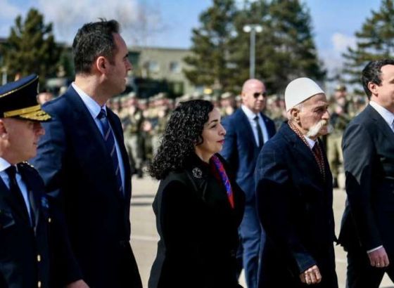 Kosovo: Odavanje počasti u Memorijalnom kompleksu "Adem Jashari"