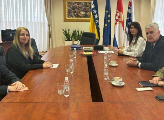 Veleposlanica Peleg održala sastanke s Dodikom, Cvijanović i Čovićem