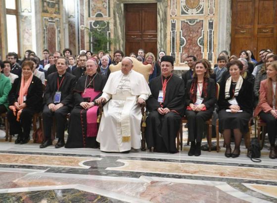 Papa Franjo: Nikada više ne smijemo propustiti saslušati žrtve zlostavljanja