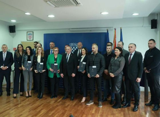 Uručeni sporazumi o suradnji pri organizaciji posjeta Vukovaru učenika iz BiH