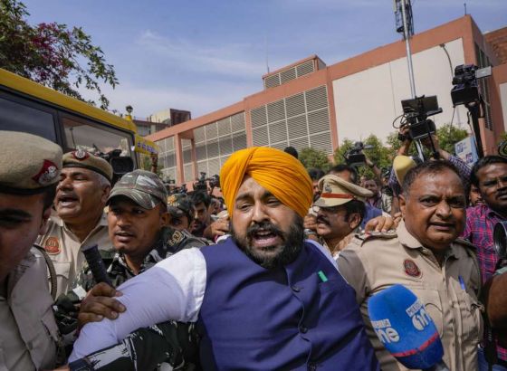 Desetine pristalica opozicije privedeni na protestima u New Delhiju