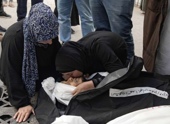 Izrael nastavio s napadima na sjeveru i jugu Pojasa Gaze, ubijeni deseci Palestinaca