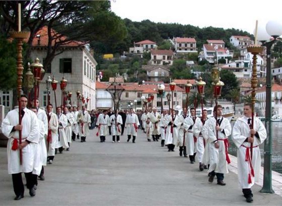 Hvar: U noći Velikog četvrtka počinje procesija Za križen