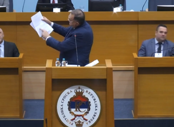 Dodik čitao iz "bijele fascikle" kuda se sve kreće i šta radi Vukanović: Sastaješ se sa Avdom Avdićem. Praviš se budalom, jel'?!