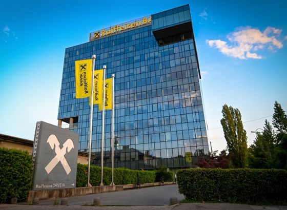 RAIFFEISEN DOBITNIK DVIJE PRESTIŽNE NAGRADE ZA NAJBOLJU BANKU U BIH