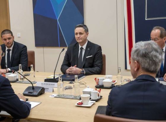 Bećirović pozvao na otvaranje NATO baza u BiH