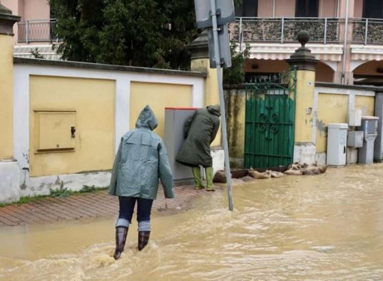 Rusija i Kazahstan naredile evakuaciju više od 100.000 ljudi pred nabujalim rijekama