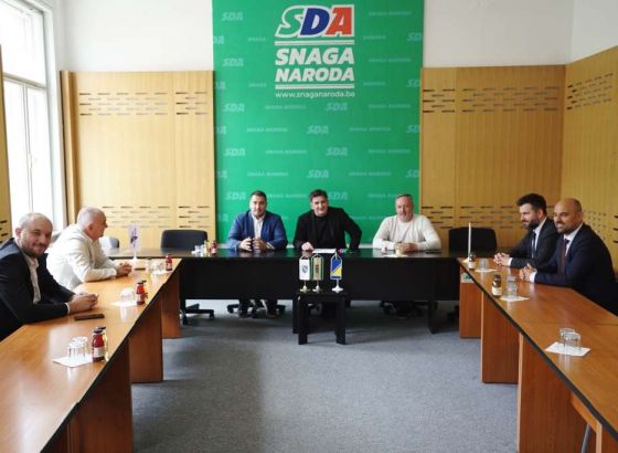 Održan sastanak predstavnika SDA, DF-a i SBiH iz KS o predstojećim lokalnim izborima