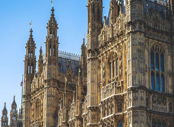 Britanski parlament u ovoj sedmici usvaja sporni Sunakov zakon o deportaciji azilanata u Ruandu