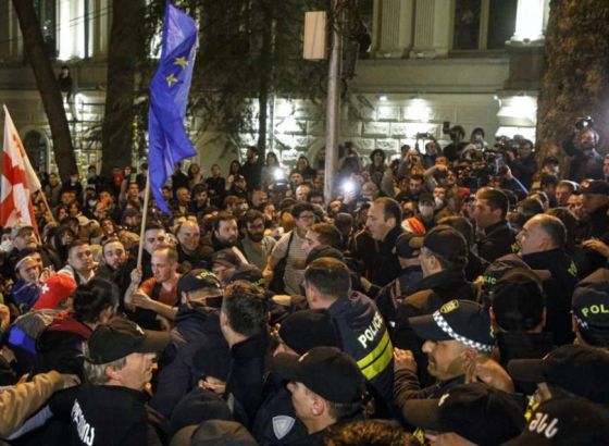 Gruzijski poslanici raspravljaju u prvom čitanju o zakonu o 'stranim agentima'
