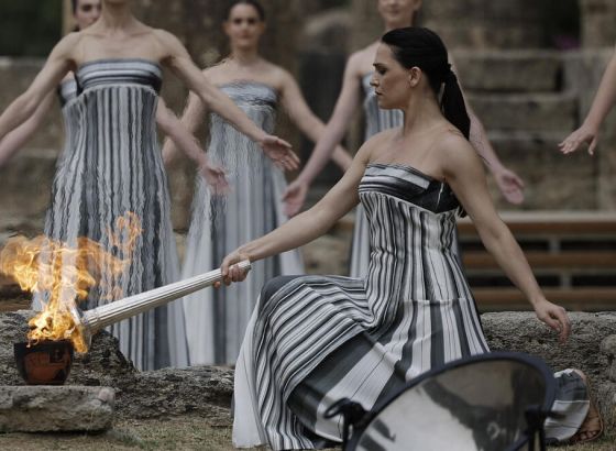 U drevnoj Olimpiji upaljen olimpijski plamen
