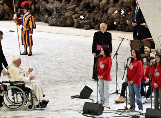 Papa zatražio od djece da budu 'zanatlije mira'