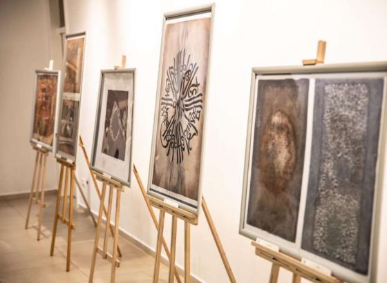 Izložba 'Lil retrospective' bh. skulptora Adisa Fejzića otvorena u Galeriji Općine Novi Grad
