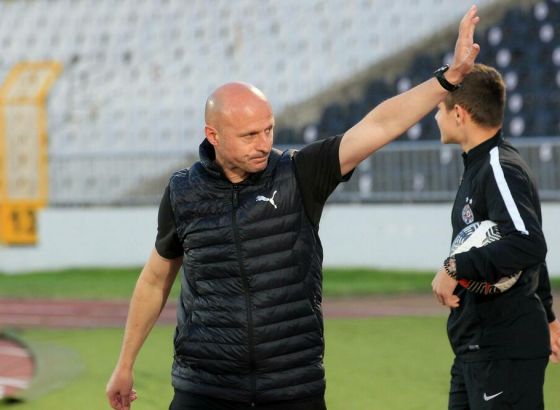 Partizan smijenio Duljaja, novi trener je Albert Nađ