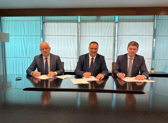 Potpisani sporazumi o suradnji Privredne komore FBiH, Dnevnog avaza i Večernjeg lista BiH