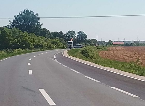 Jedna osoba poginula, četiri teško povrijeđene u saobraćajnoj nesreći kod Brčkog