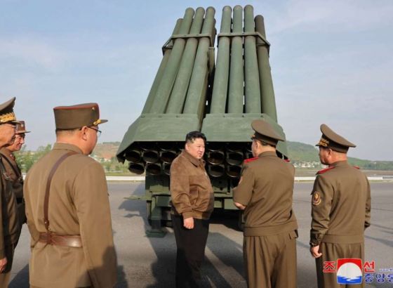 Kim Jong Un nadgledao probno ispaljivanje iz 'tehnički ažuriranog' višecjevnog raketnog sistema