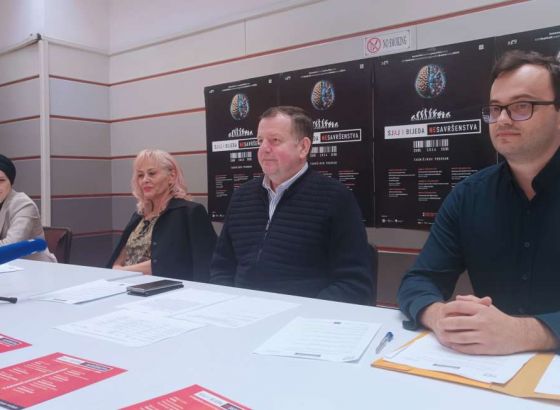 BNP Zenica na 23. festivalu bh. drame nagradu 'Adem Čejvan' dodjeljuje Senadu Bašiću