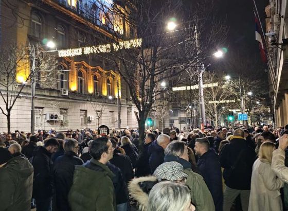 U Srbiji više od 700 škola obustavilo rad