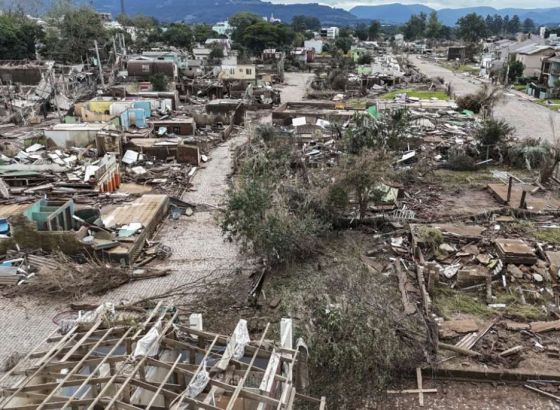 U poplavama u Brazilu poginulo najmanje 155 osoba