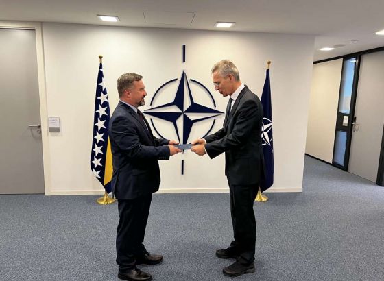 Ambasador Vanja Filipović predao akreditivna pisma generalnom sekretaru NATO-a Jensu Stoltenbergu