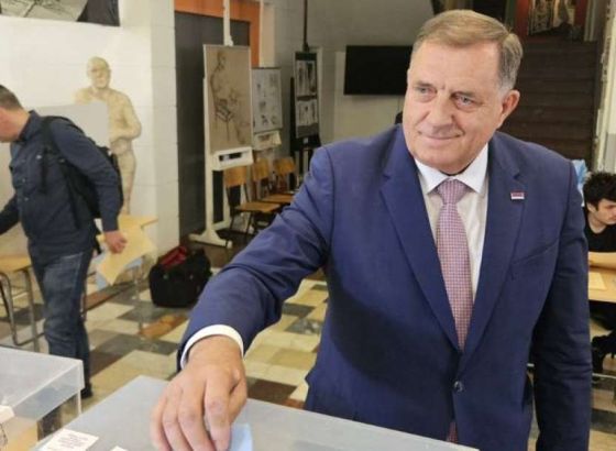Dodik glasao na lokalnim izborima u Beogradu