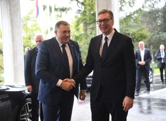 Vučić detaljno čita Bećirovićeve knjige pa ih komentariše s Dodikom