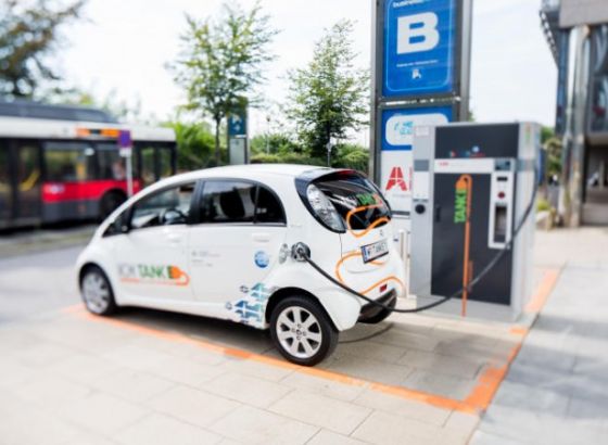 Kina osudila uvođenje tarifa od EU na njena električna vozila