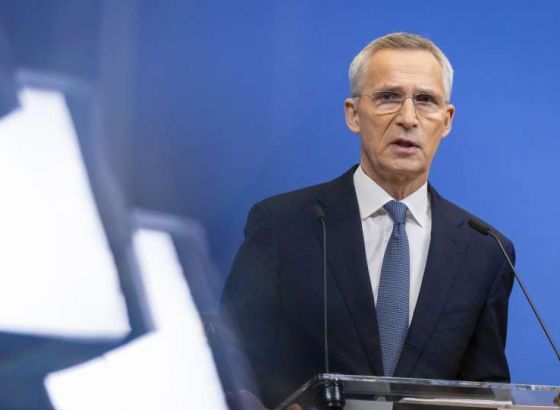 Stoltenberg: NATO pregovara o stavljanju nuklearnog oružja u pripravnost