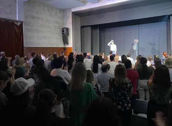 Premijerom predstave 'Stani, inspektore!' GKM Vitez zatvoreni 9. Dani hrvatskog kazališta u BiH