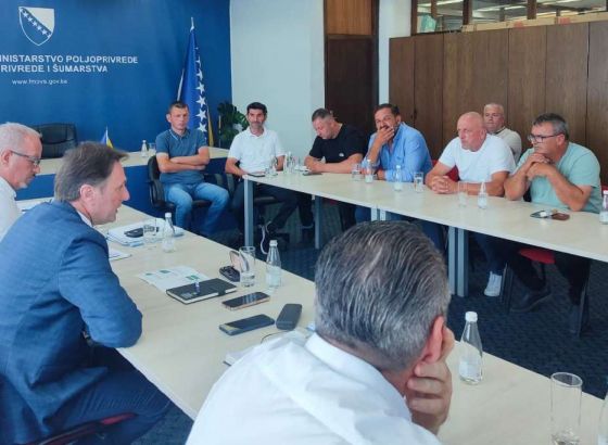 Hrnjić s poljoprivrednim udruženjima- Bez blokade granica, poziv Domu naroda da usvoji Strategiju