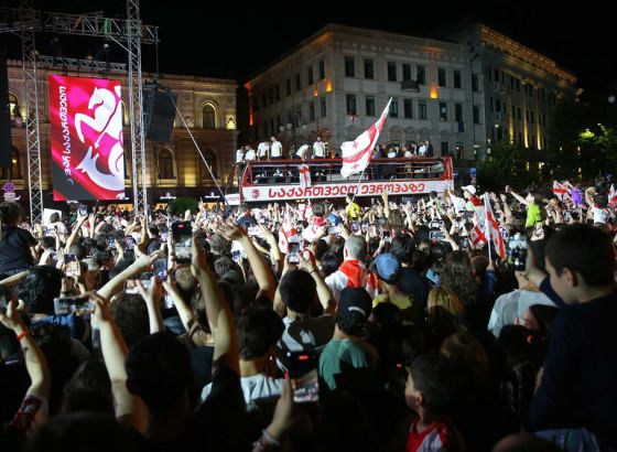 Fudbaleri Gruzije vratili se u domovinu - navijači im priredili spektakularan doček u Tbilisiju