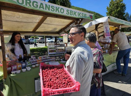Međunarodni sajam 'Dani maline' u Novom Travniku okupio 40 izlagača iz BiH, Srbije i Hrvatske
