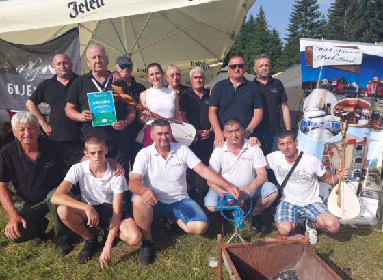 Zanimljivo takmičenje više od 100 ekipa sa Balkana: Najbolja janjetina nije u Jablanici, nego u Moskom, o njoj je govorio i Izet