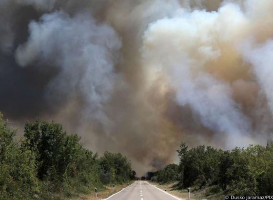 Hrvatska: Požar kod Bala gase dva kanadera i 40-ak vatrogasaca