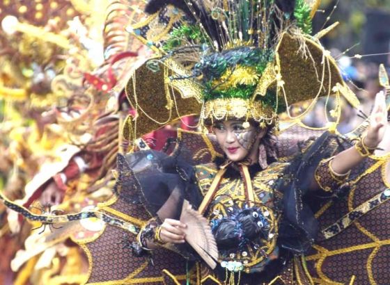 Počeo Solo Batik karneval u Indoneziji